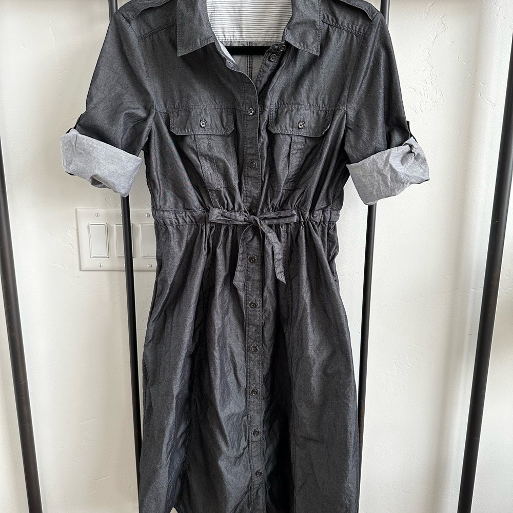 Gap Maternity Stylish And Flattering Button-Up, T… - image 1